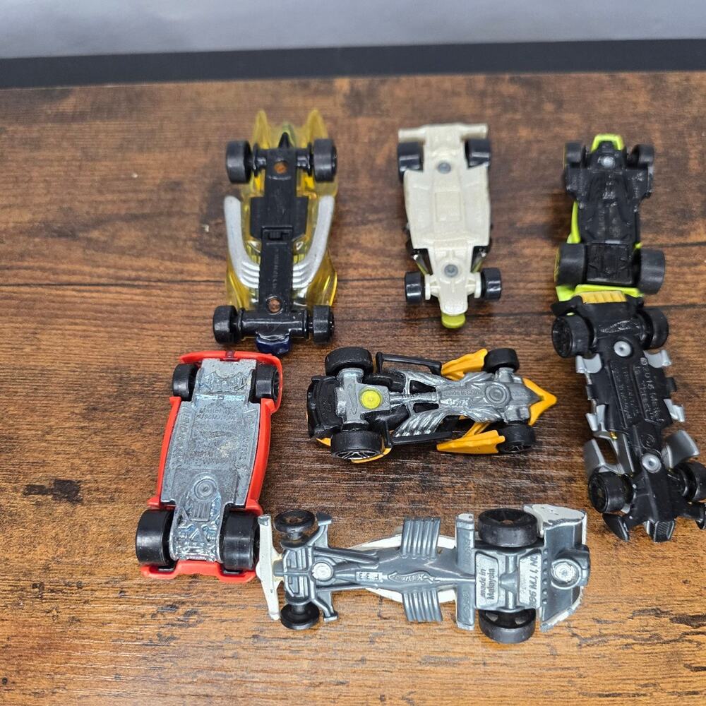 Hot Wheel Bundle of 7 Preloved and Vintage - Picture 2 of 2